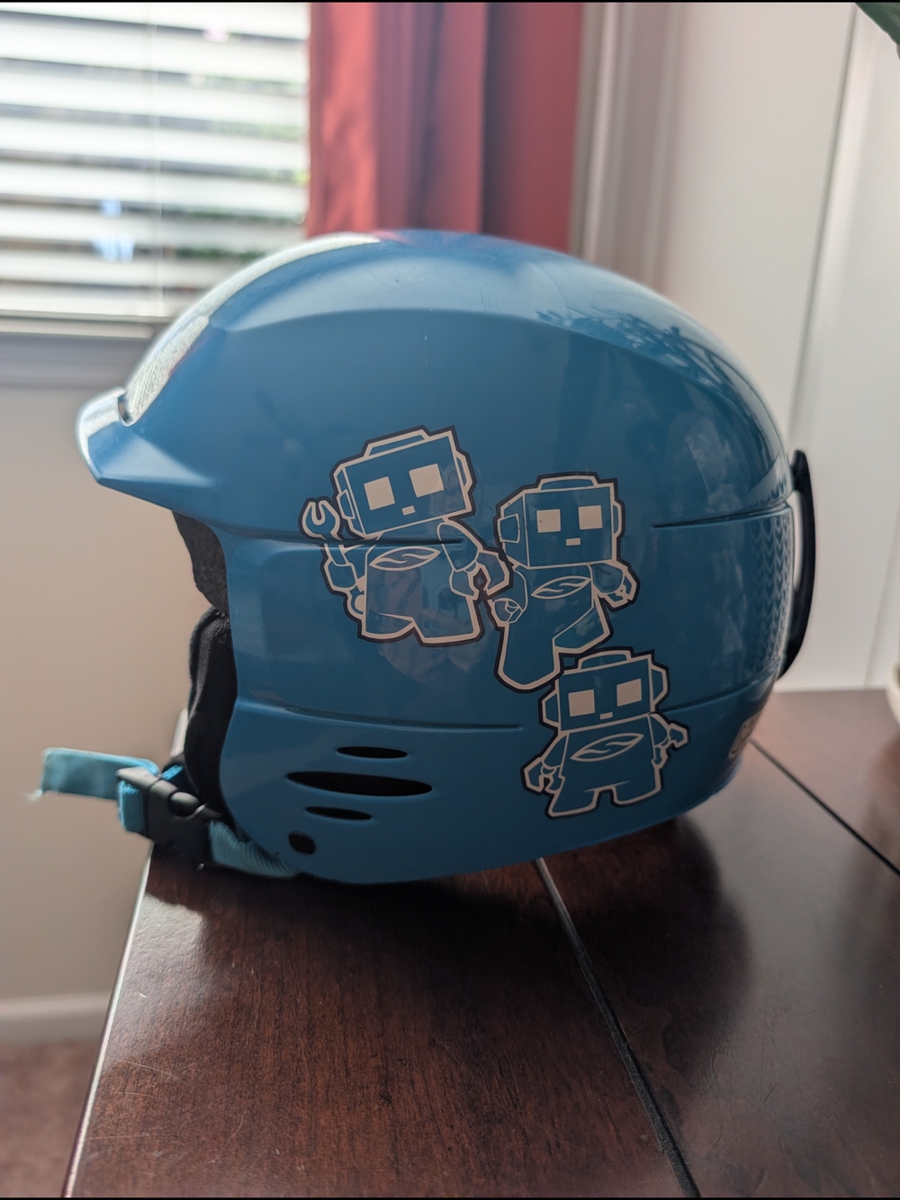 Smith Youth Small Ski/Snowboard Helmet with Robot Graphics